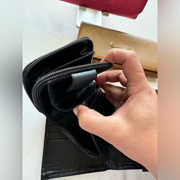 🔥Prada Wallets (4 pcs) - Picture 15 of 17